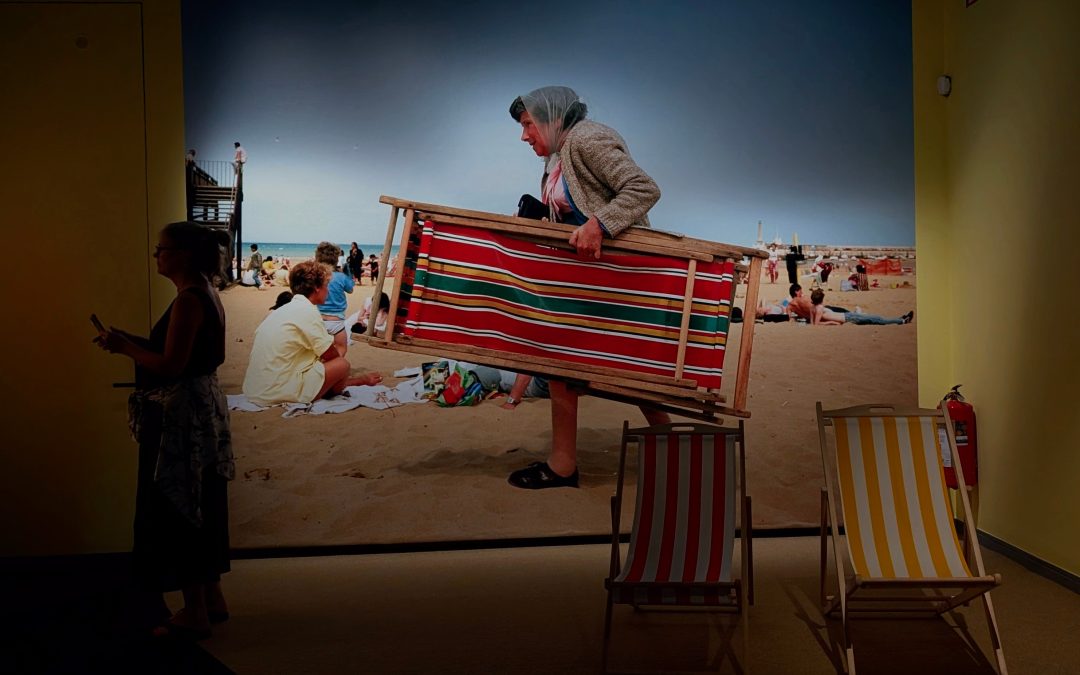 Die Welt als Urlaubskulisse, der Mensch als Reisender: Martin Parr im Fotografiska